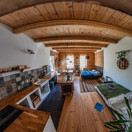 Minifaktura Loft & Reggelizo Es Etelbar *