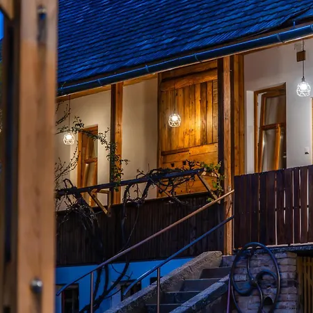 Διαμέρισμα Minifaktura Loft & Reggelizo Es Etelbar