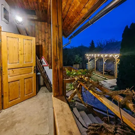 Minifaktura Loft & Reggelizo Es Etelbar Διαμέρισμα Szokolya