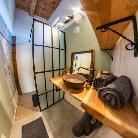 Minifaktura Loft & Reggelizo Es Etelbar Διαμέρισμα Szokolya