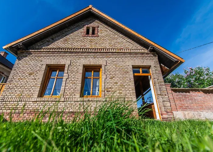 Minifaktura Loft & Reggelizo Es Etelbar Szokolya